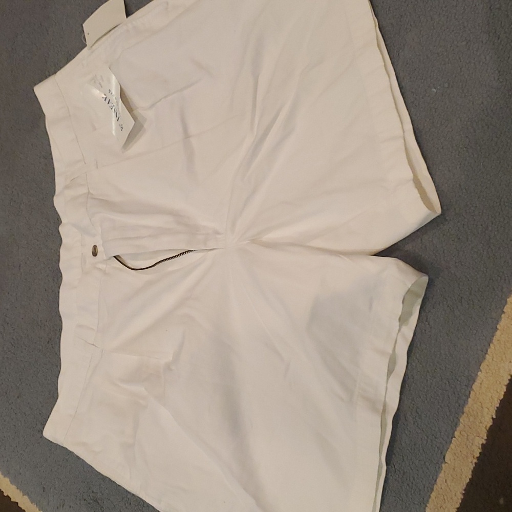 Men's size 42 new white shorts